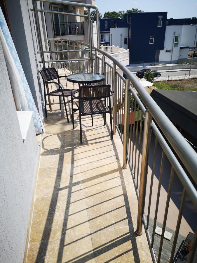 Guest House Petrovi Ravda Buitenkant foto