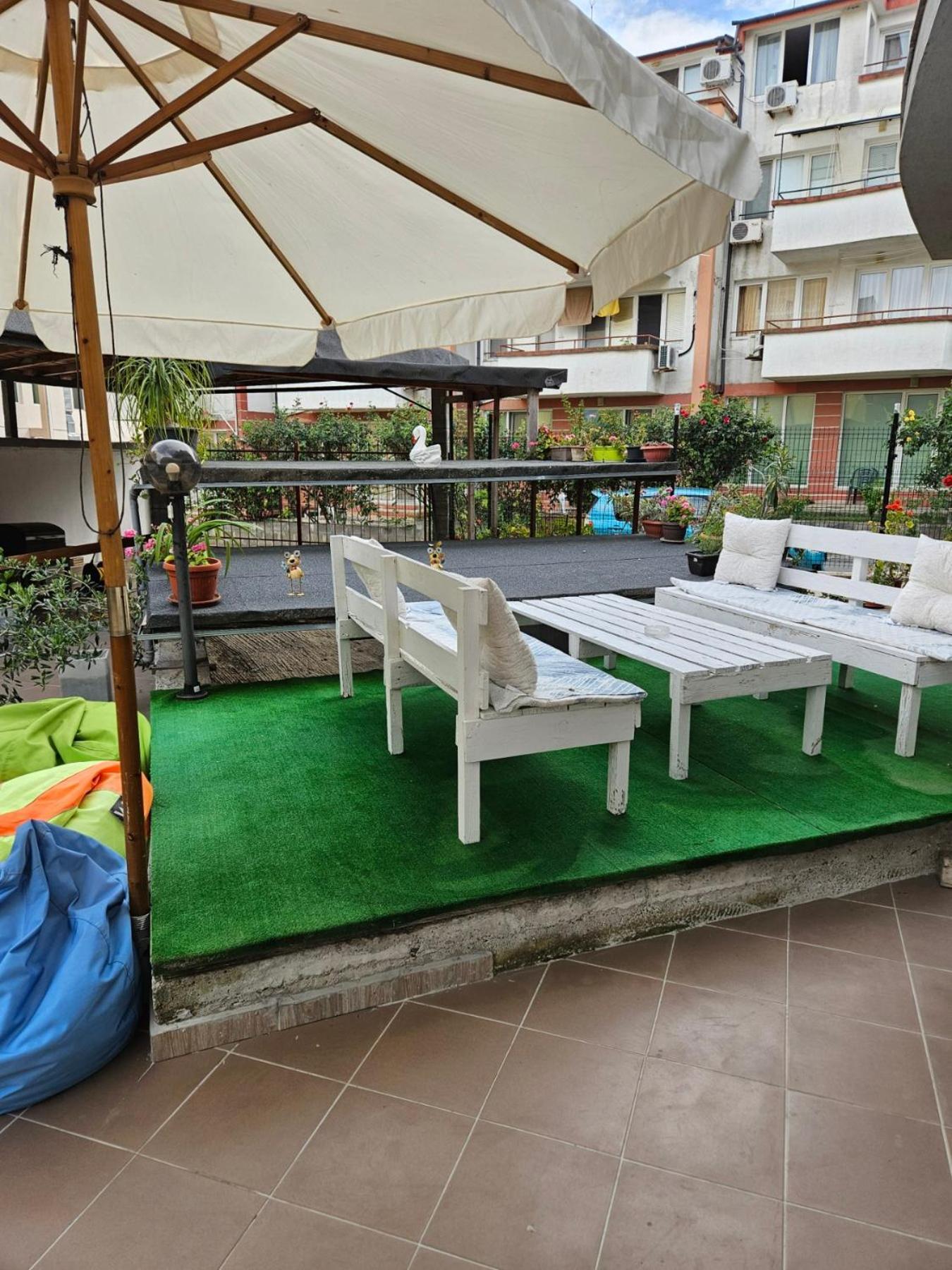 Guest House Petrovi Ravda Buitenkant foto
